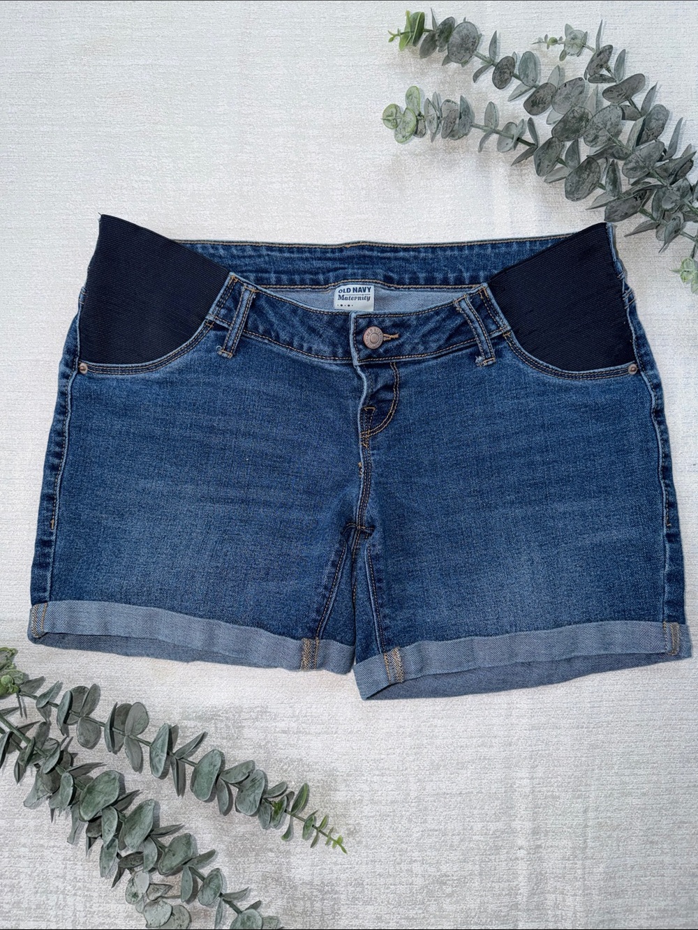Old Navy Dark Blue Maternity Denim Roll-Cuff Shorts size 4